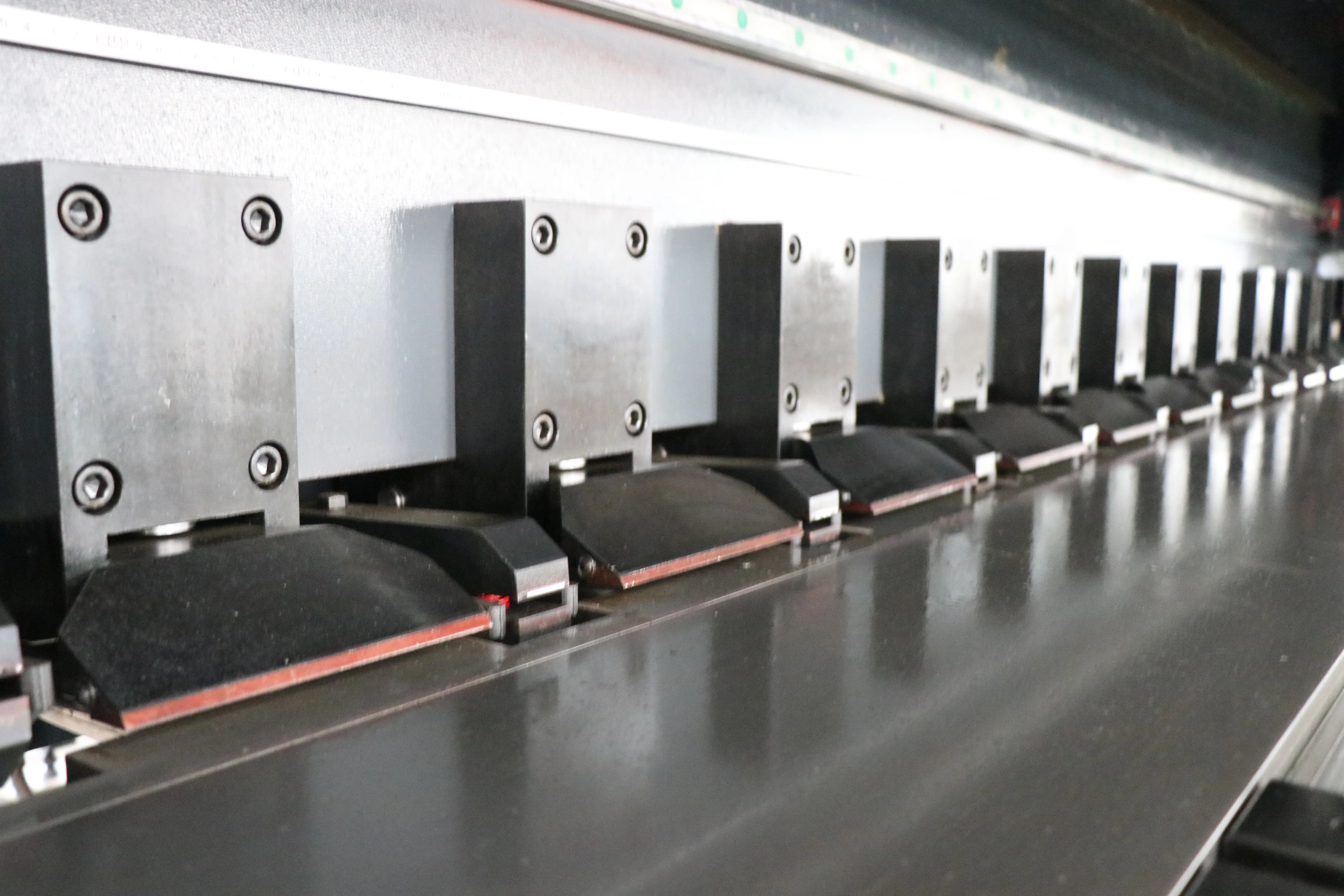 V паз станок сервопривода металла стали с двойной головкой вертикальный пазовальный станок KCL-4200