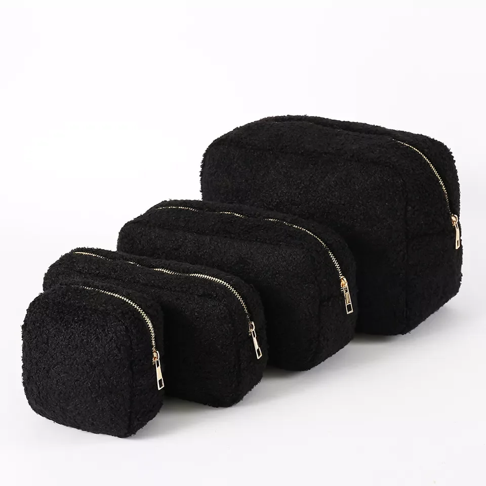 Keymay Fast Ship Wholesale Sherpa Teddy Cosmetic Bag Varsity Letter Makeup Bag Travel Pouch With Zipper Soft Plush Fuzzy Bag
