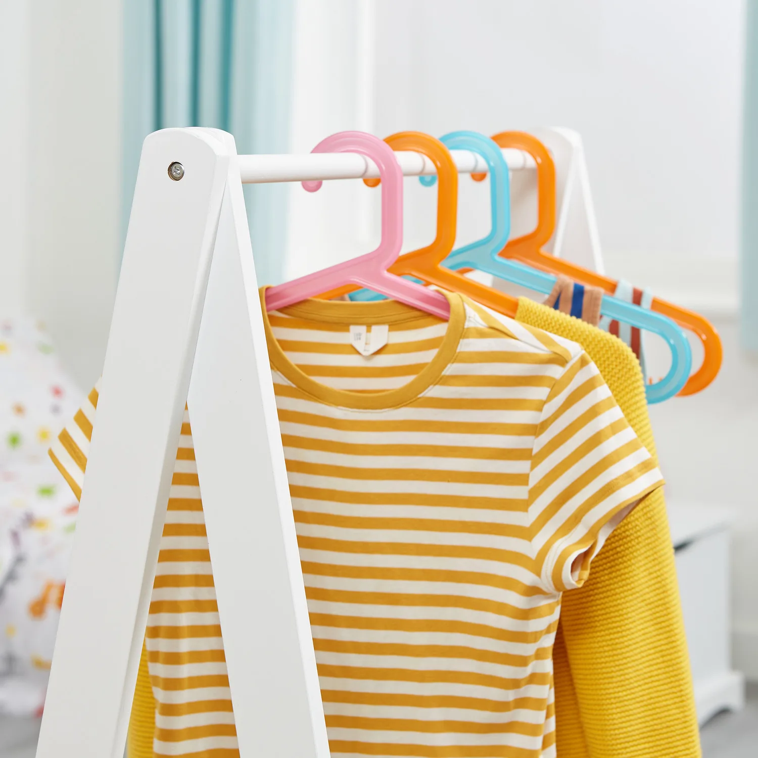 Wooden Clothes Hanger Rack for Kids Cloth Rack Closet