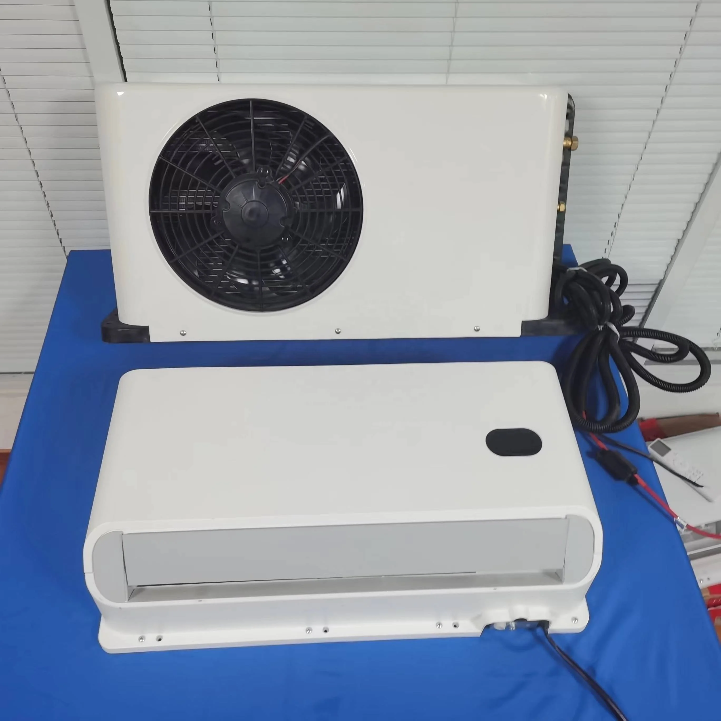 New Style  Horizontal  Parking Cooler Car Auto Electric 12v Parking Air Conditioner For Truck Excavator