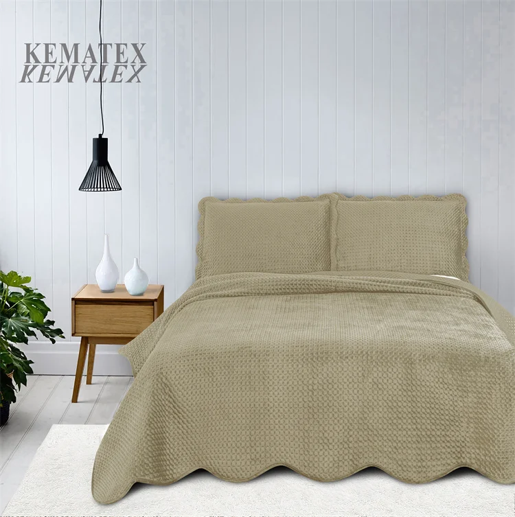 Customize lightweight warm lightweight plush velvet bedspreads quilted bed spreads