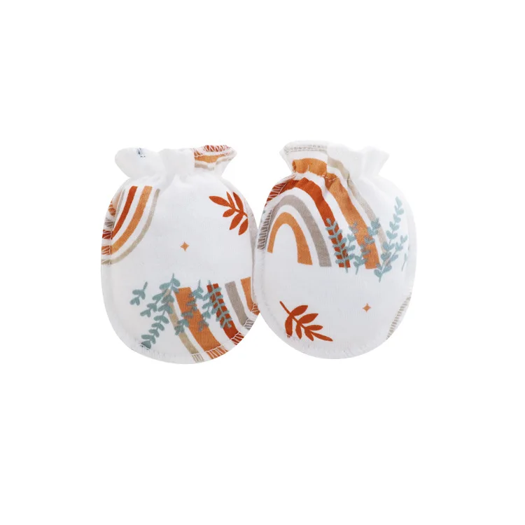 Baby anti-scratch gloves Summer artifact Pure cotton newborn baby 0-3 months thin protective gloves clothing and accessories
