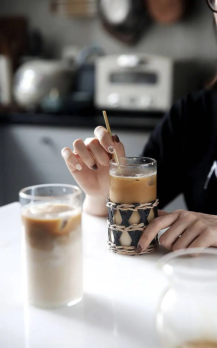 New Design Coffee Glass Cup Set Luxury Coffee Glass Jug Eco-friendly Sparkling Glass Cup with Wrapping Seagrass Wicker