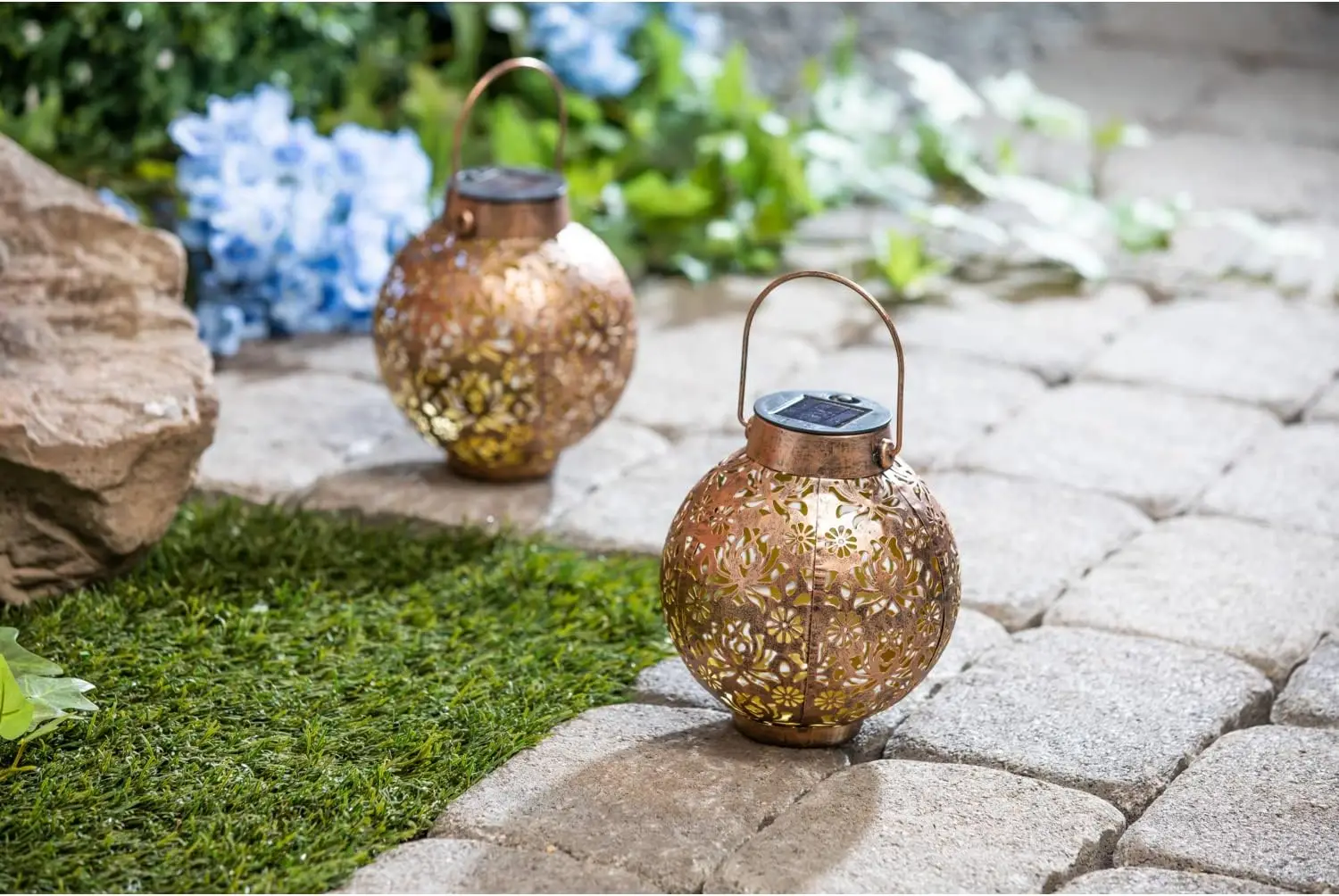 Solar LED Garden Lamp Metal Lantern Hanging Outdoor Lighting