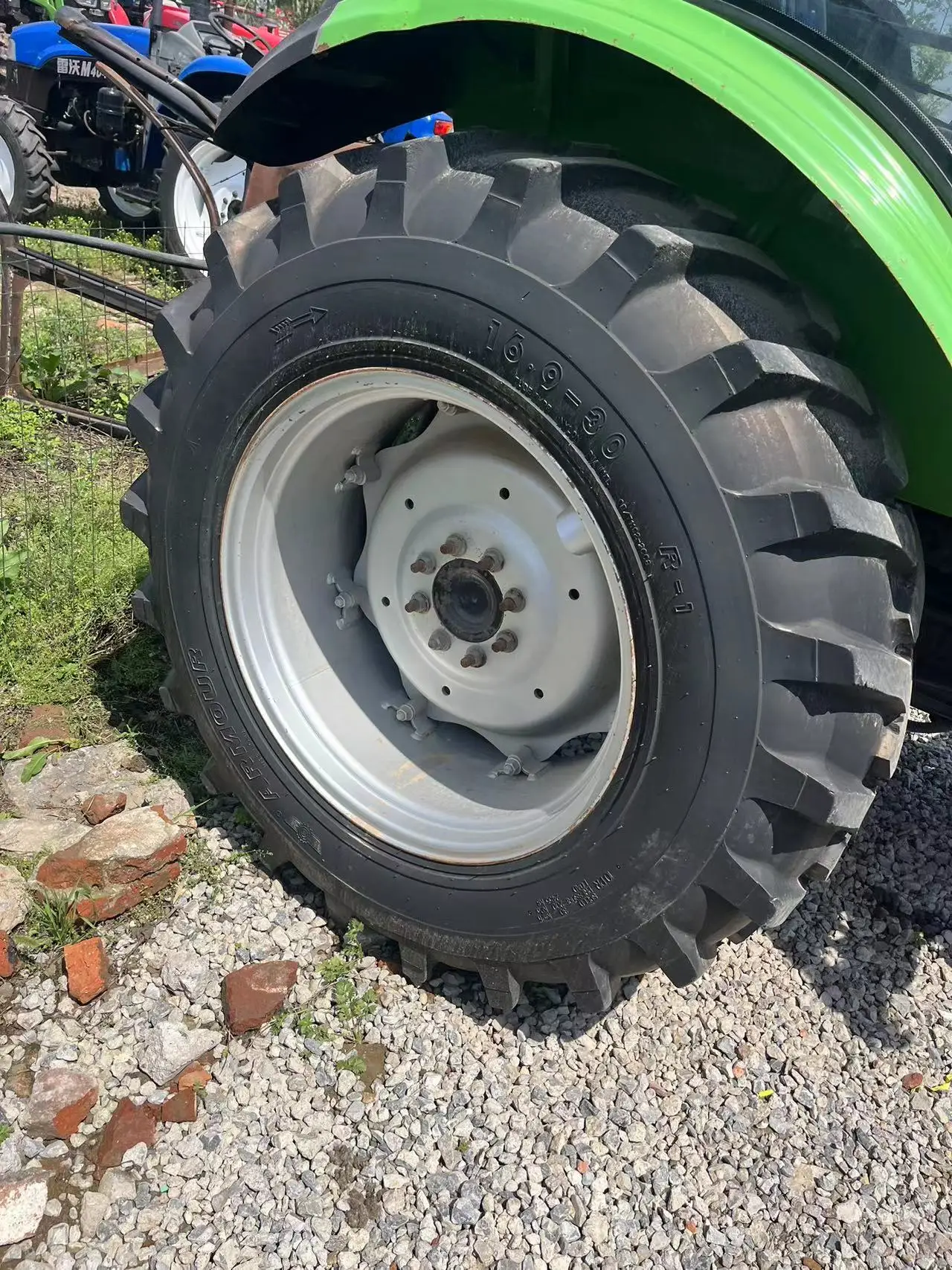 80HP 4wd  low price used tractor in high quality