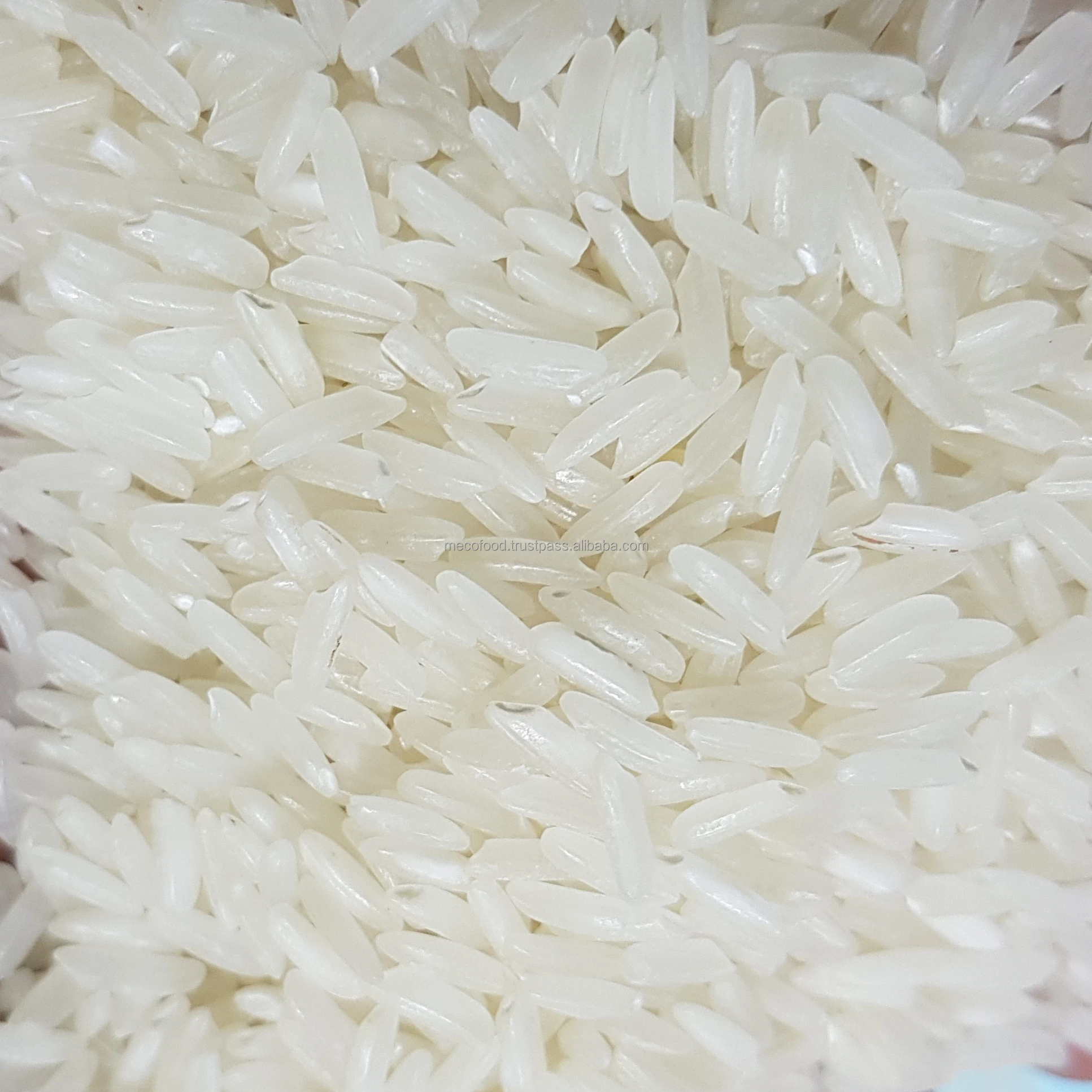 MECOFOOD Vietnam export cheap price rice OM 5451 long grain fragrant white rice packaging in PP 25Kg Bags