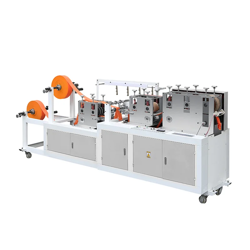 Полностью автоматическая машина для производства чехлов рулевого колеса из нетканого материала