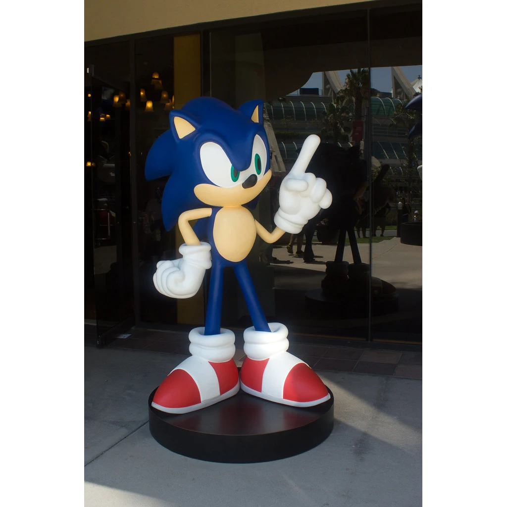Factory Direct Sell Fiberglass Cartoon Sonic Statue Large Life Size Figure Sculpture Resin Statue For Sale