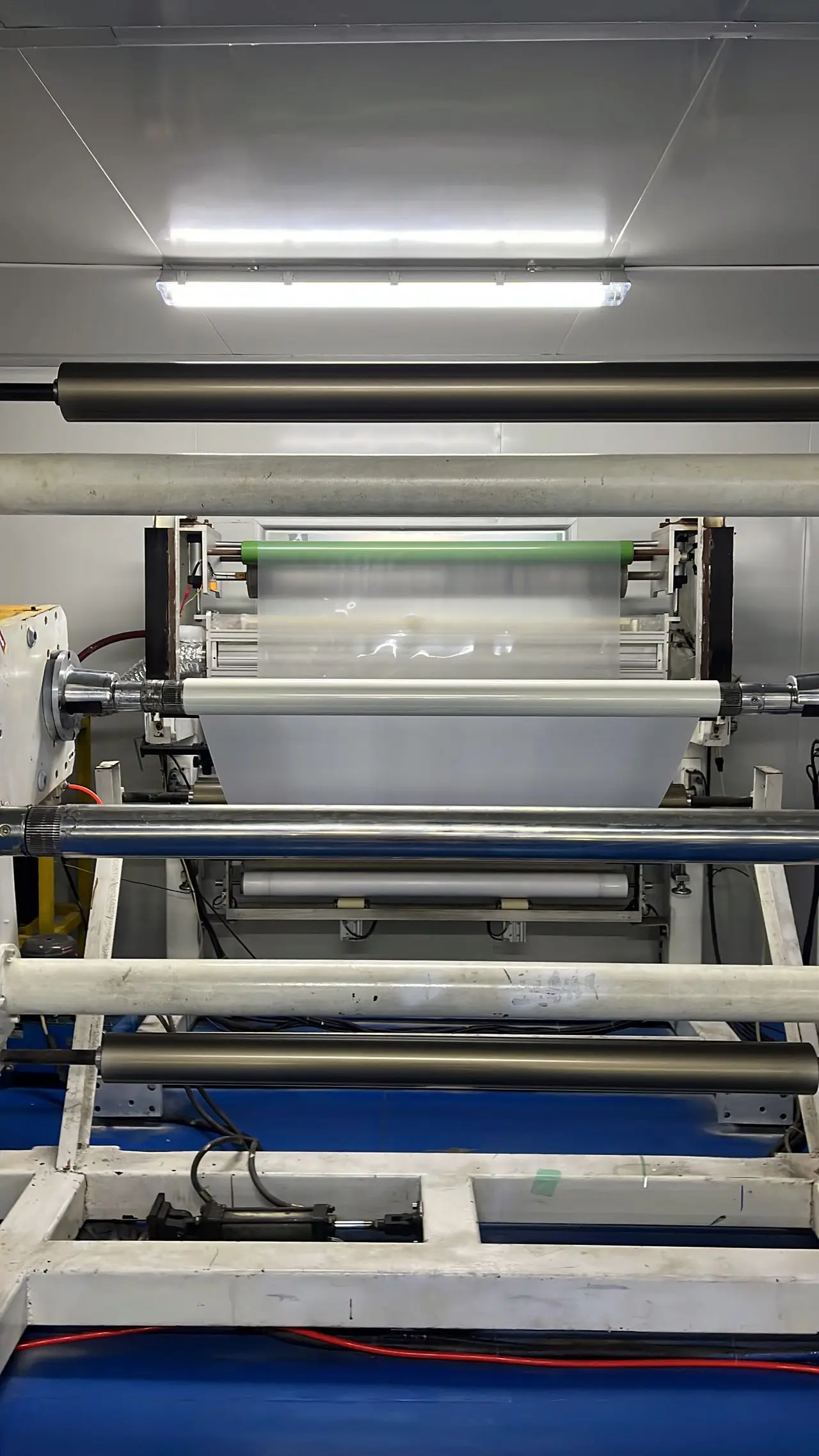 Factory Wholesale PVC Material PU Flex HTV Vinyl Rolls Elasticity   Heat Transfer Vinyl Iron For T-shirt