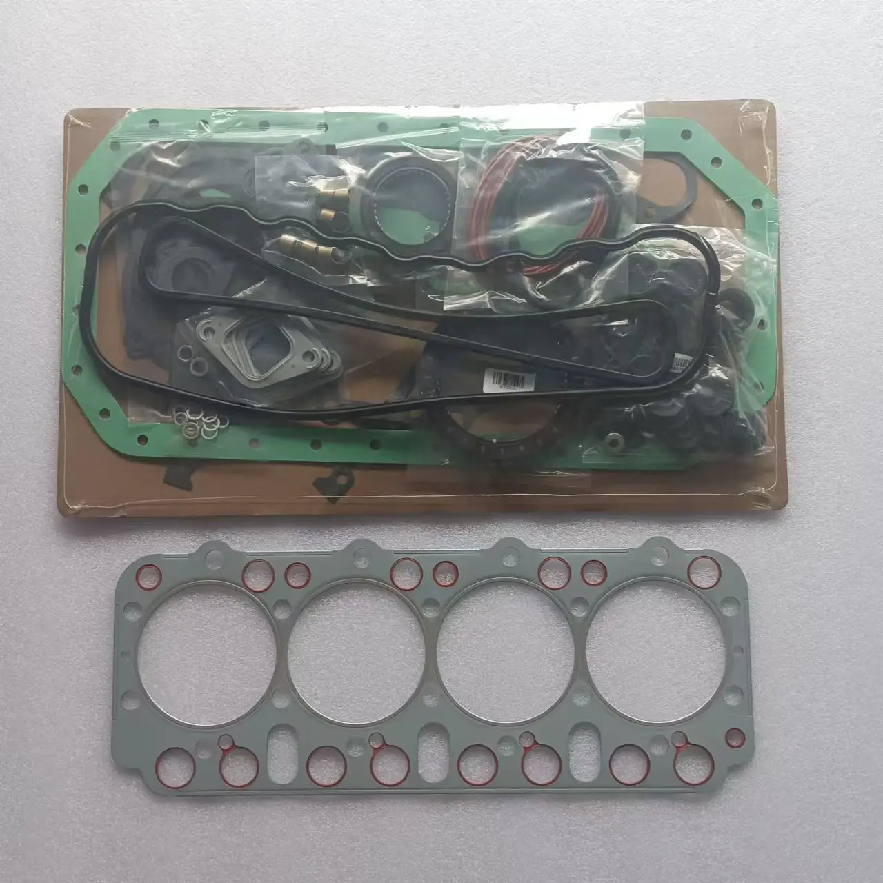 Комплект прокладок для двигателя Nissan FD3304 BD3004 BD30 ED33