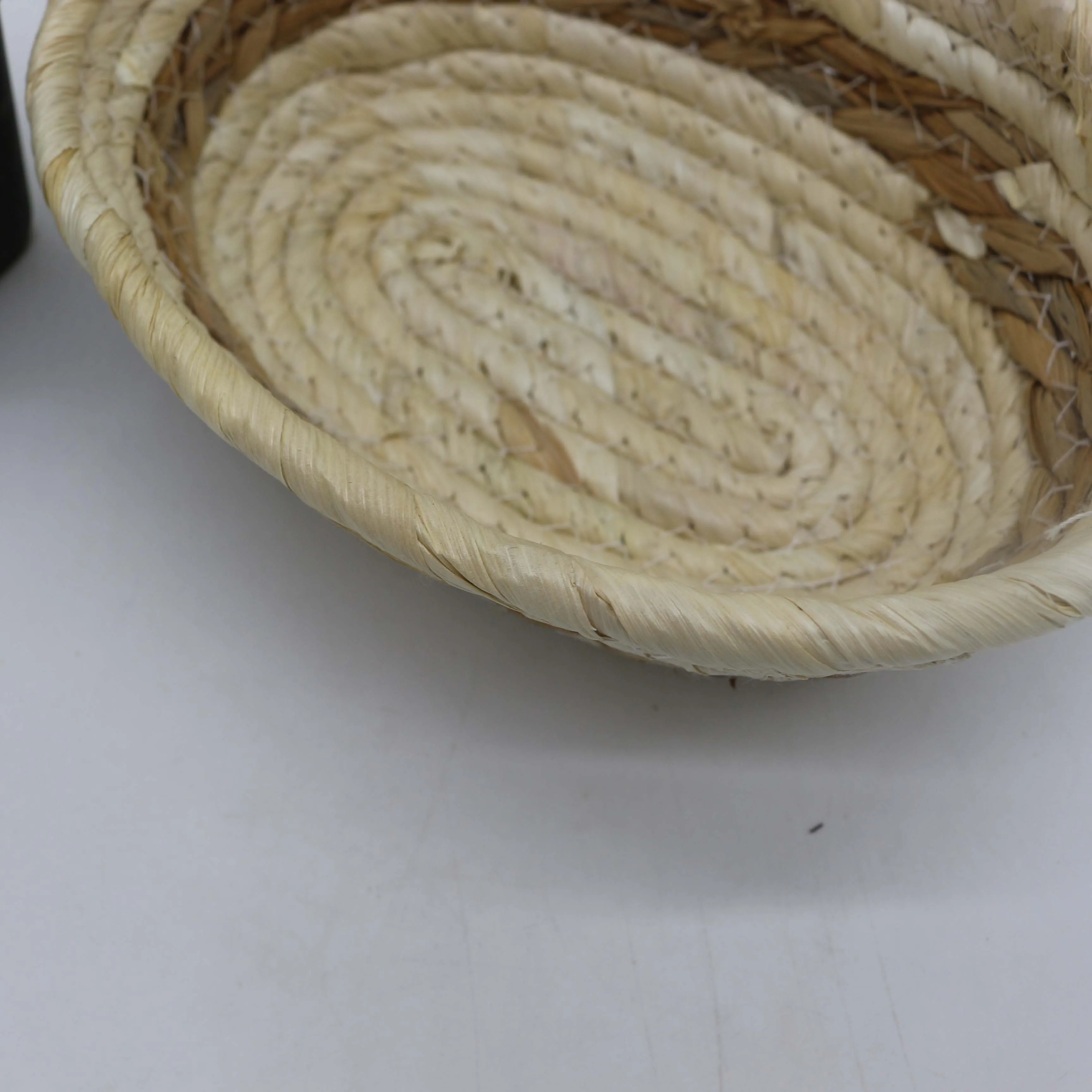 Hot Sale Hand Woven Wicker Rattan Water Hyacinth Storage Basket Wicker Storage Basket for Table