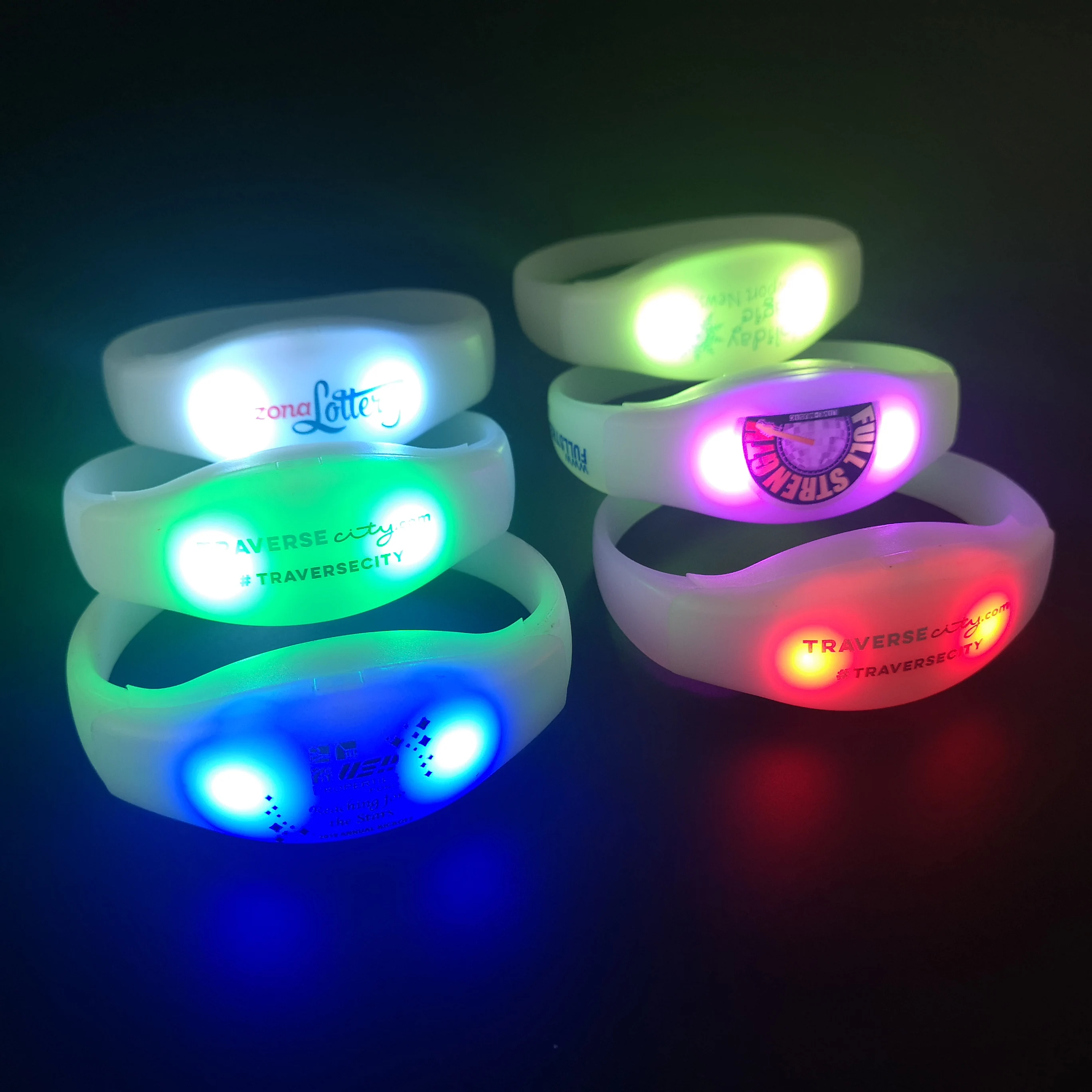 Customization bright coloured flashing led plastic bracelet light up wristbands for concert events
