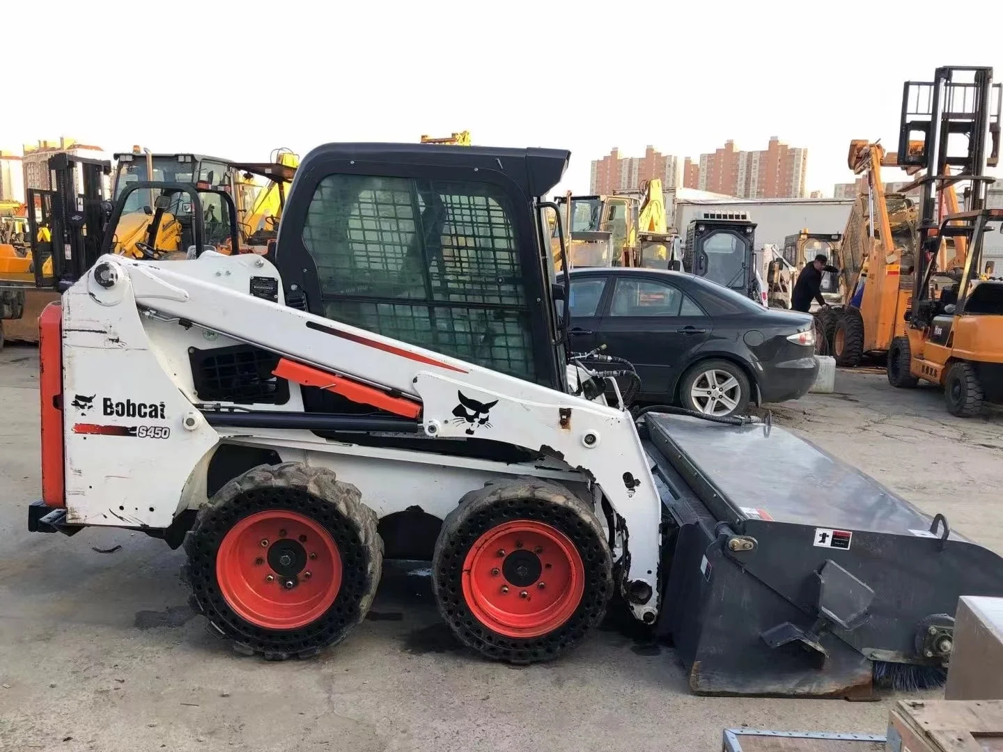 Used BOBCAT S450 Mini Skid Steer Loader Bobcat S450 wheel loader with bucket IN GOOD CONDITION