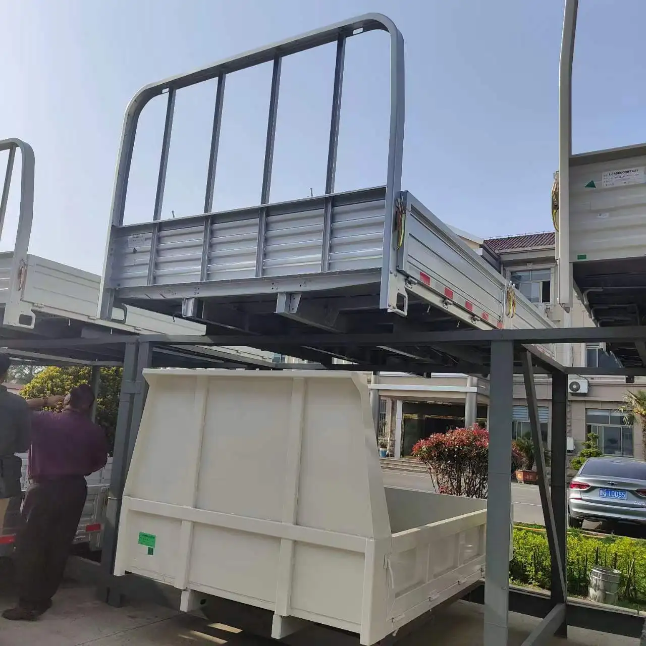 Shandong Factory Direct Sales PT Cargo truck Box Jmc Spare Parts Dump Flatbed Truck Body