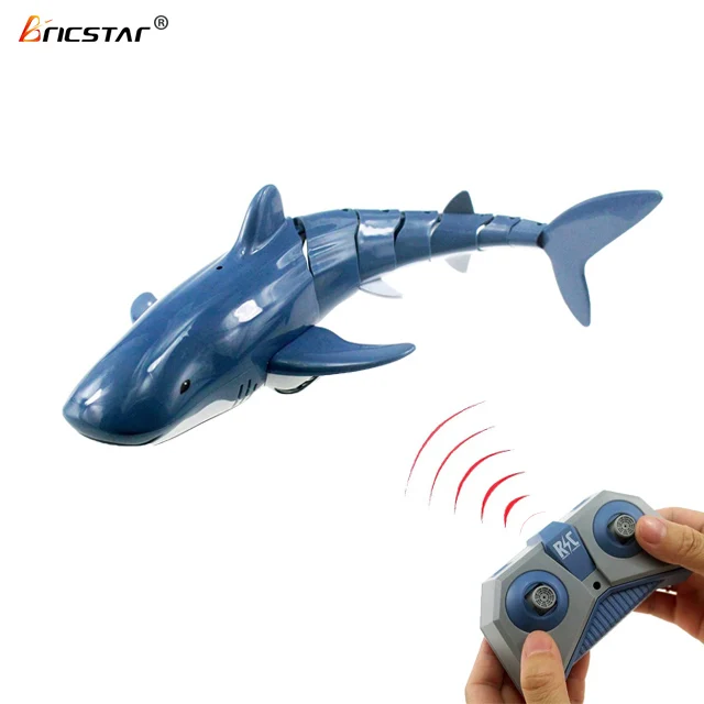 Bricstar hot selling double propeller design rc swimming 2.4G Remote control  shark toy