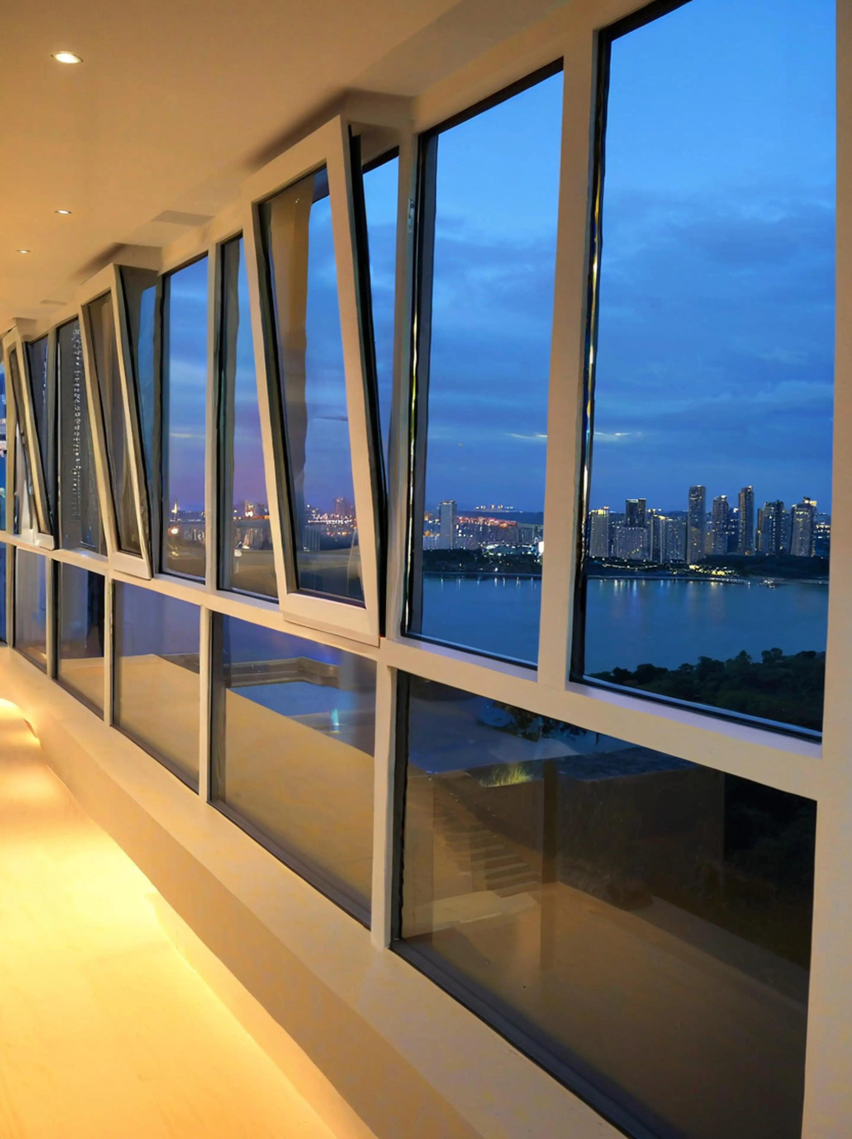 New Style Hot Selling Customisable Secure Lock Durable Powder Coated Aluminium Frame Aluminium Awning Windows