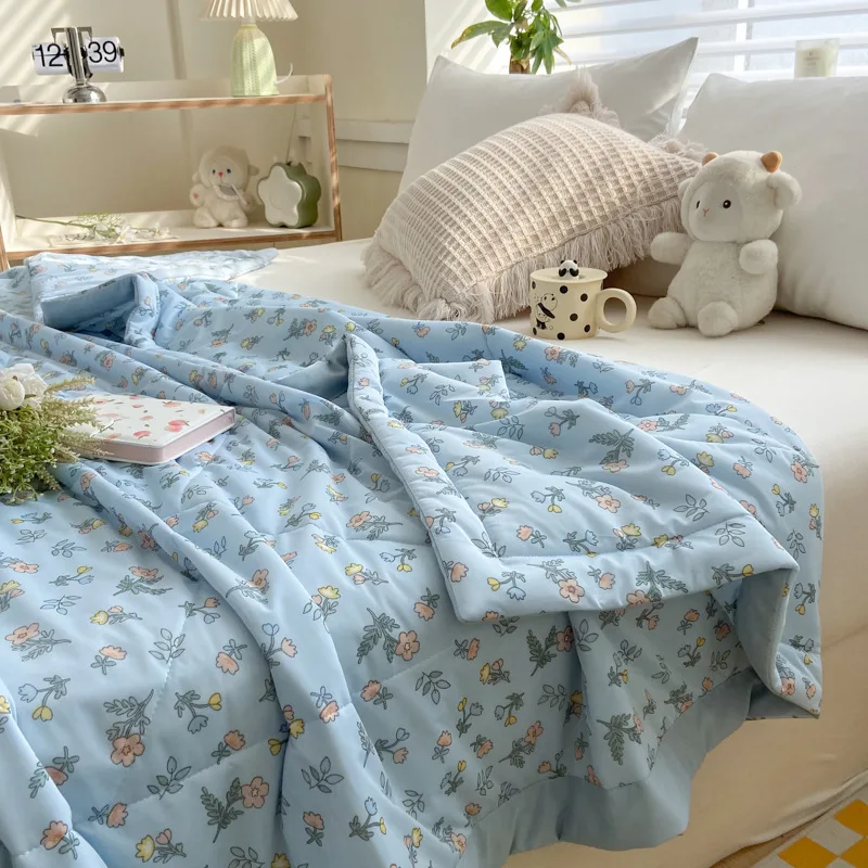 New style all people likes  Widened edging, comfortable, beautiful and generous sewing machine for quilts