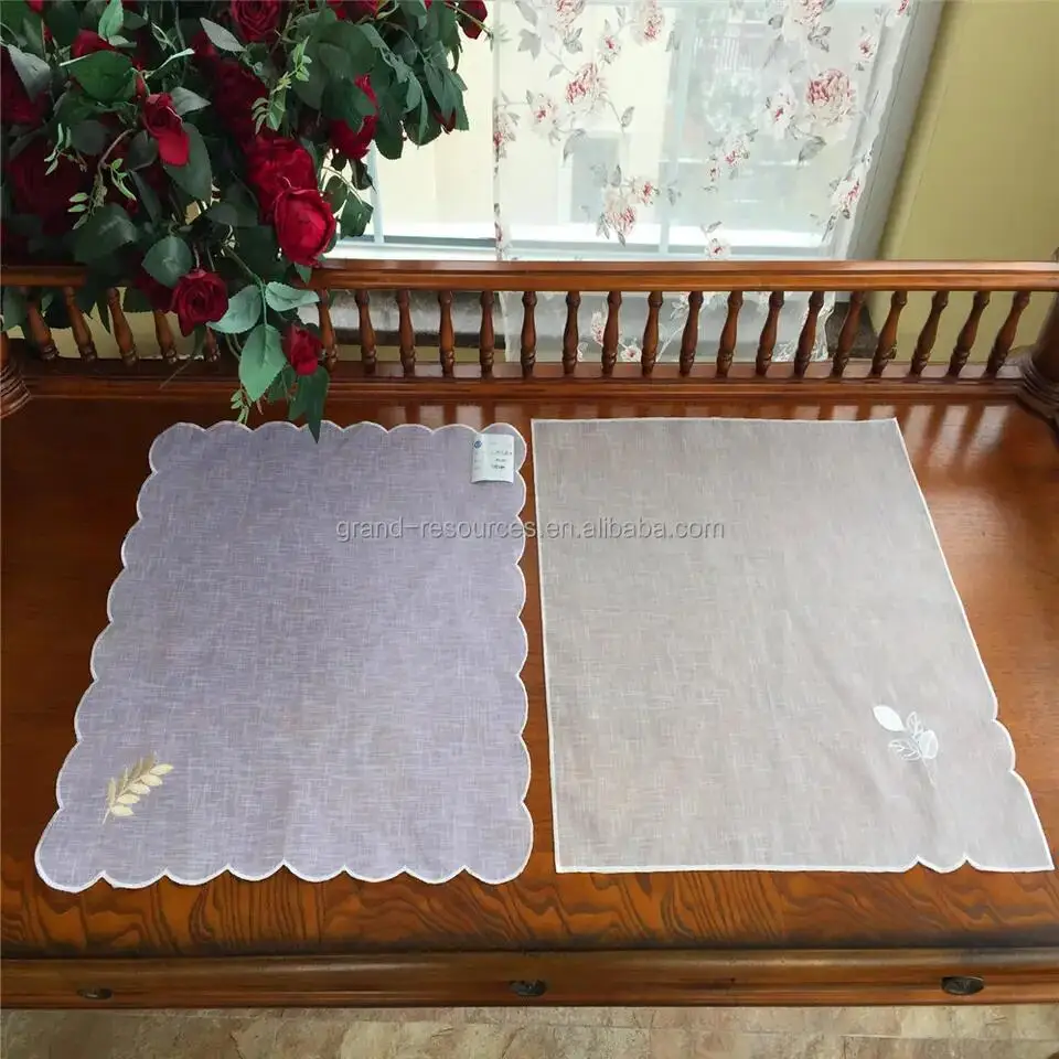 Custom 100% Polyester Cutwork Embroidery Square Tablecloths