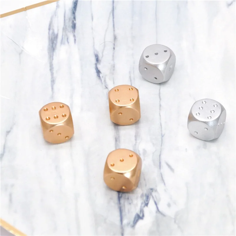 Wholesale Personalized Polyhedral Metal Dice Set/Custom Dice Tray Ceremony Gift Box Brass Gold Silver Dice With Numbers