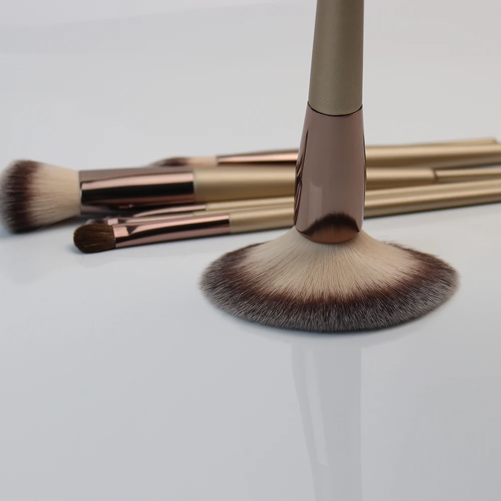 2022 high quality 8 PCS makeup brushes, private label Champagne gold eye eyeshadow foundation custom logo makeup brush set
