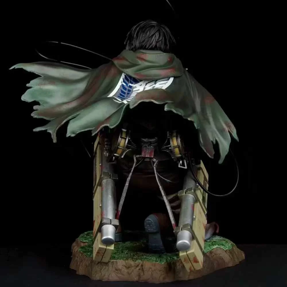 18CM  GK Anime Attack on Titan damaged cpatain Levi Ackerman PVC Action Figure Collectible Model Toy