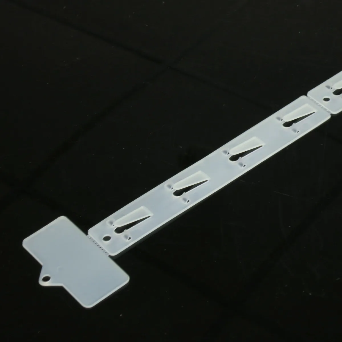 
supermarket hanging clip strip 12 hooks on shelf 