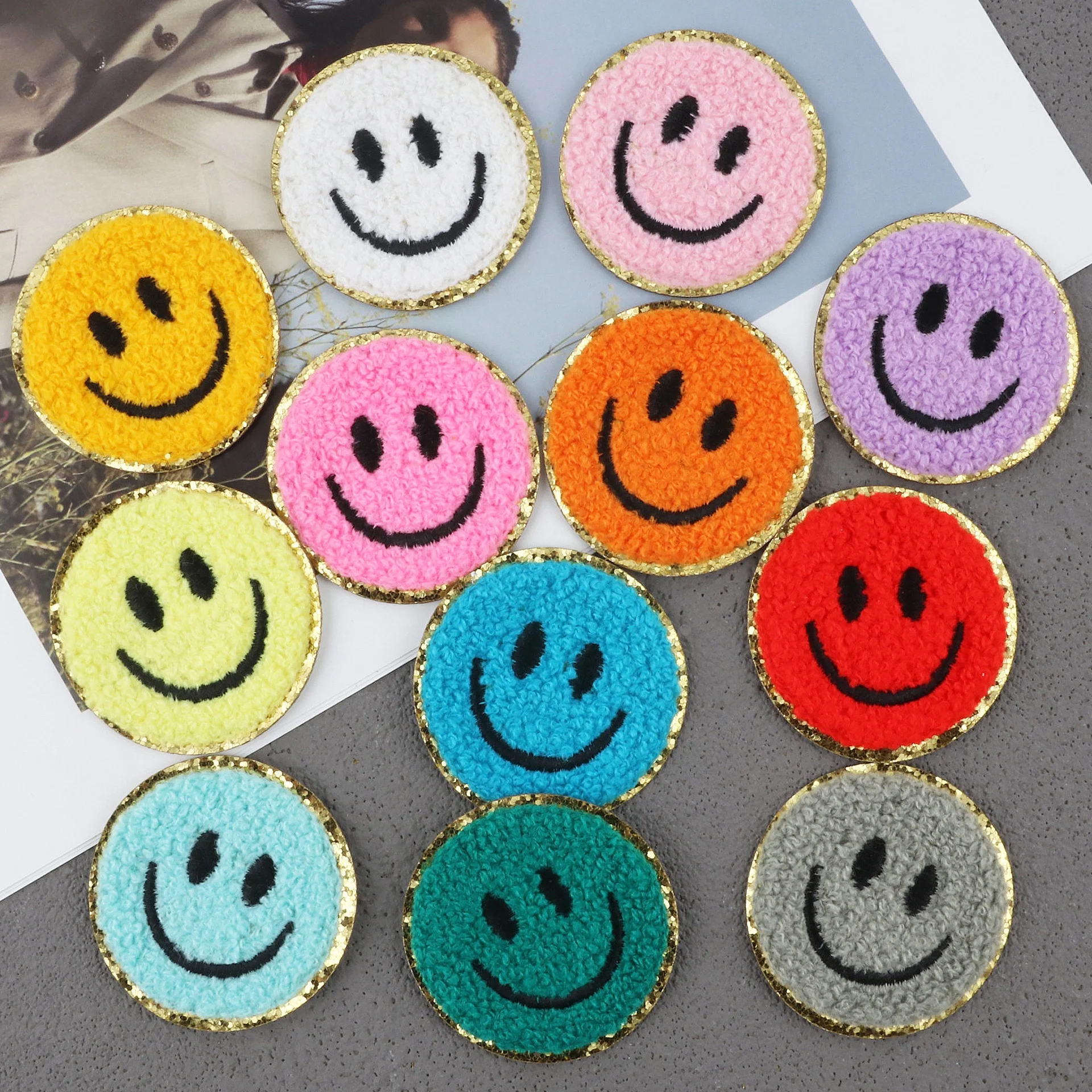 On Letters A-Z Glitters Patches Gold Shenglan Iron Plastic Chenille Resin Picture Combination Sequins Embroidered 50pcs 8cm