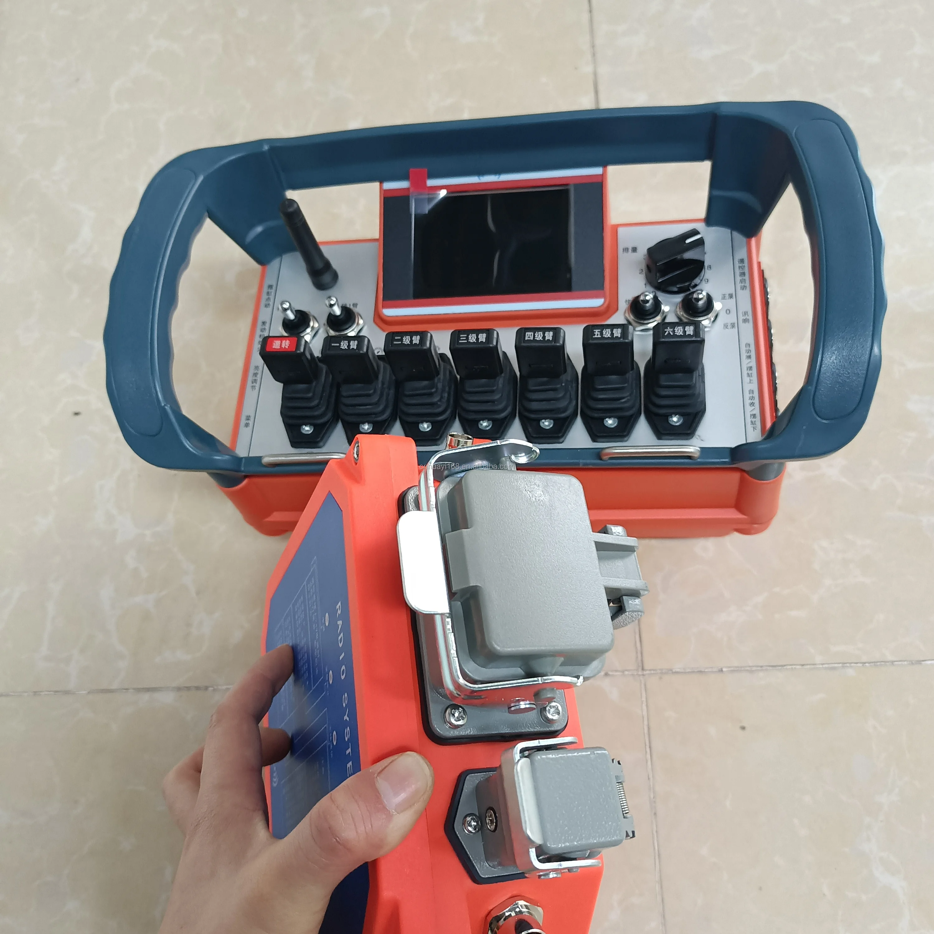 Factory direct sales construction machinery concrete pump truck remote control