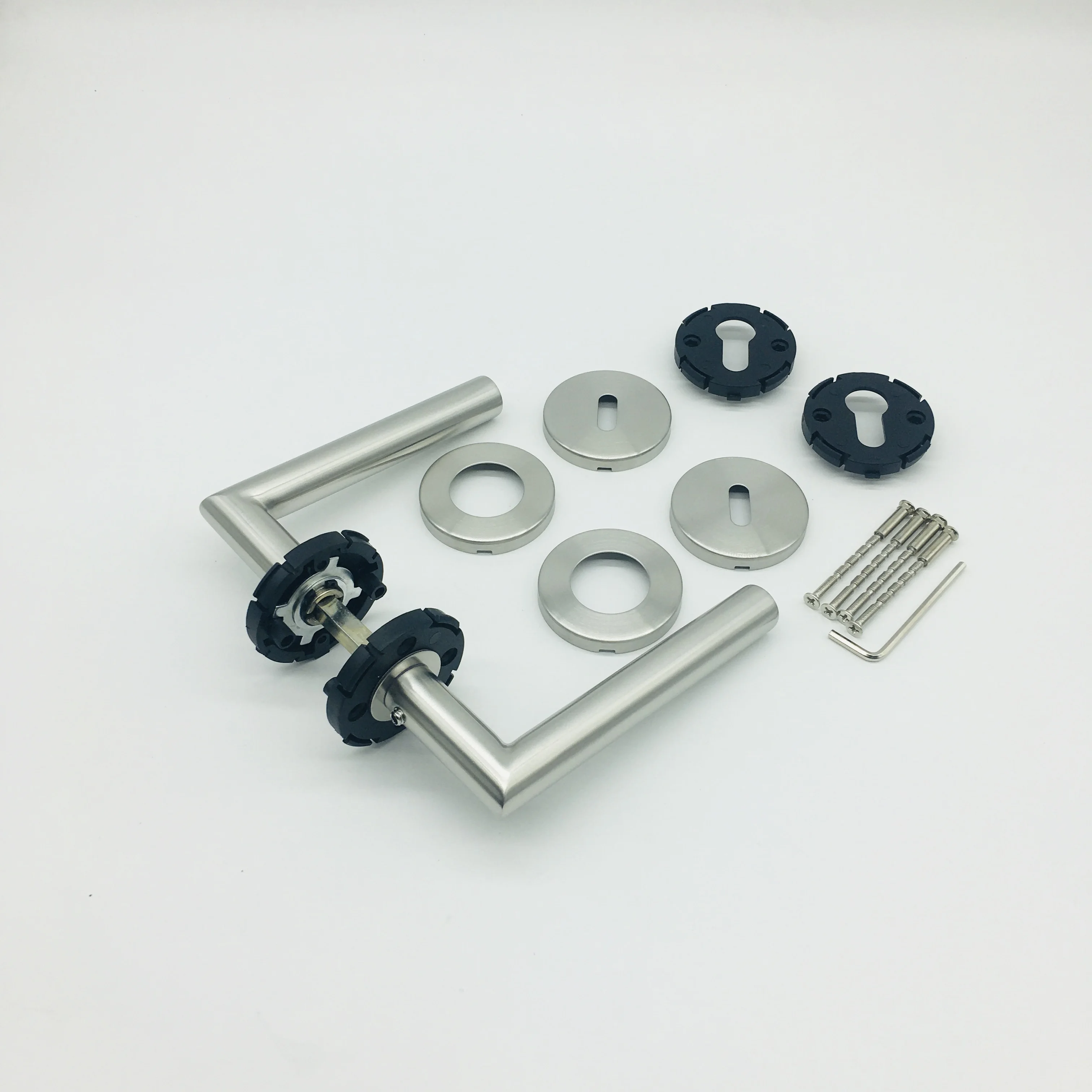 
China Manufacturer Stainless Steel lever door handle on rose 