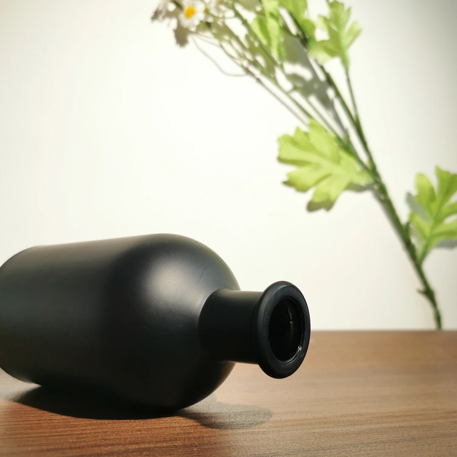 Custom Matte Black Red White Empty 250ML Gin Wine Rum Vodka Whiskey Spirit Liquor glass Bottle With Label