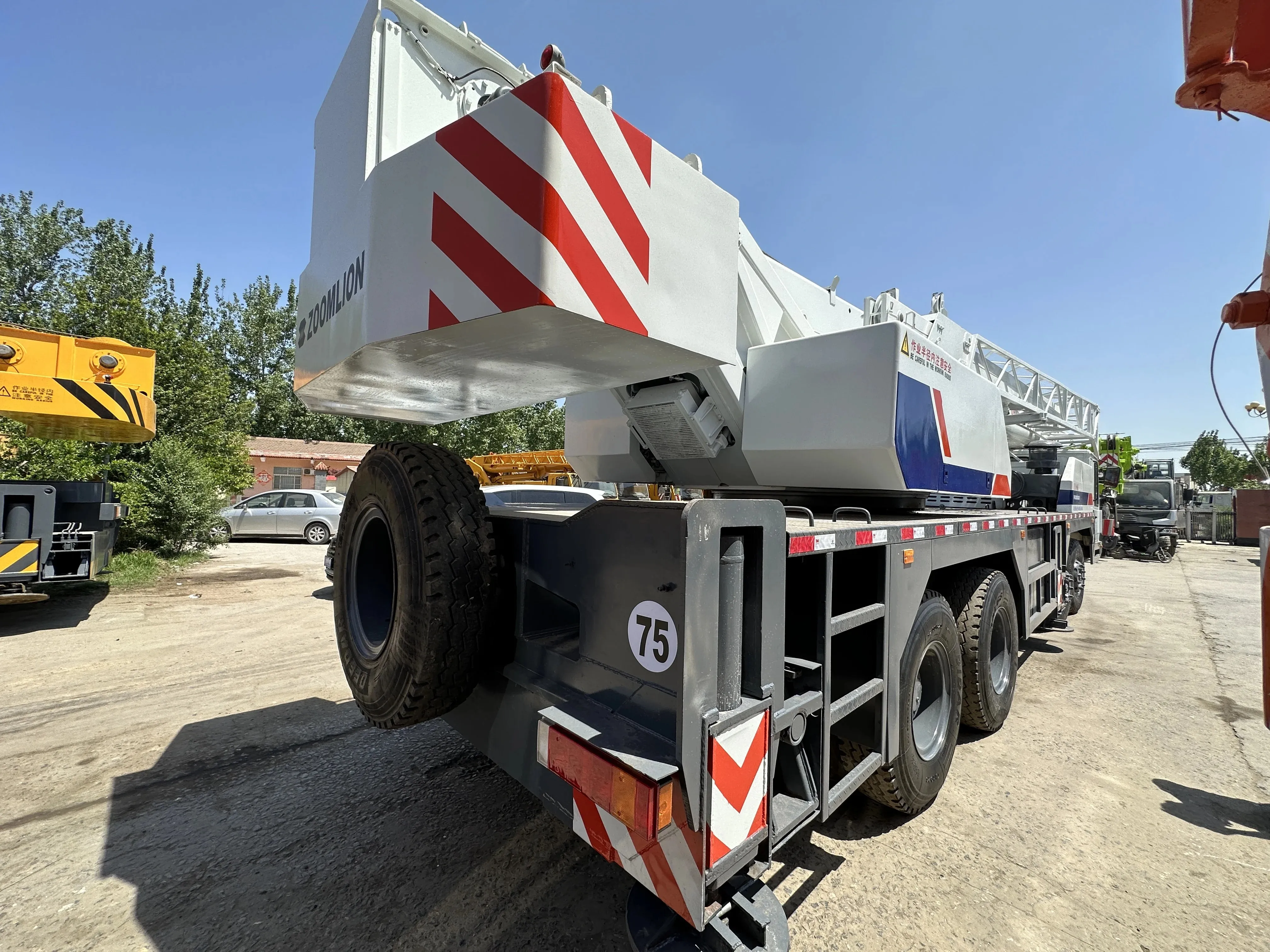 China Brand Original 2020-2023 Year Used ZOOMLION 30Ton Mobile Crane Used Truck Cranes Stock