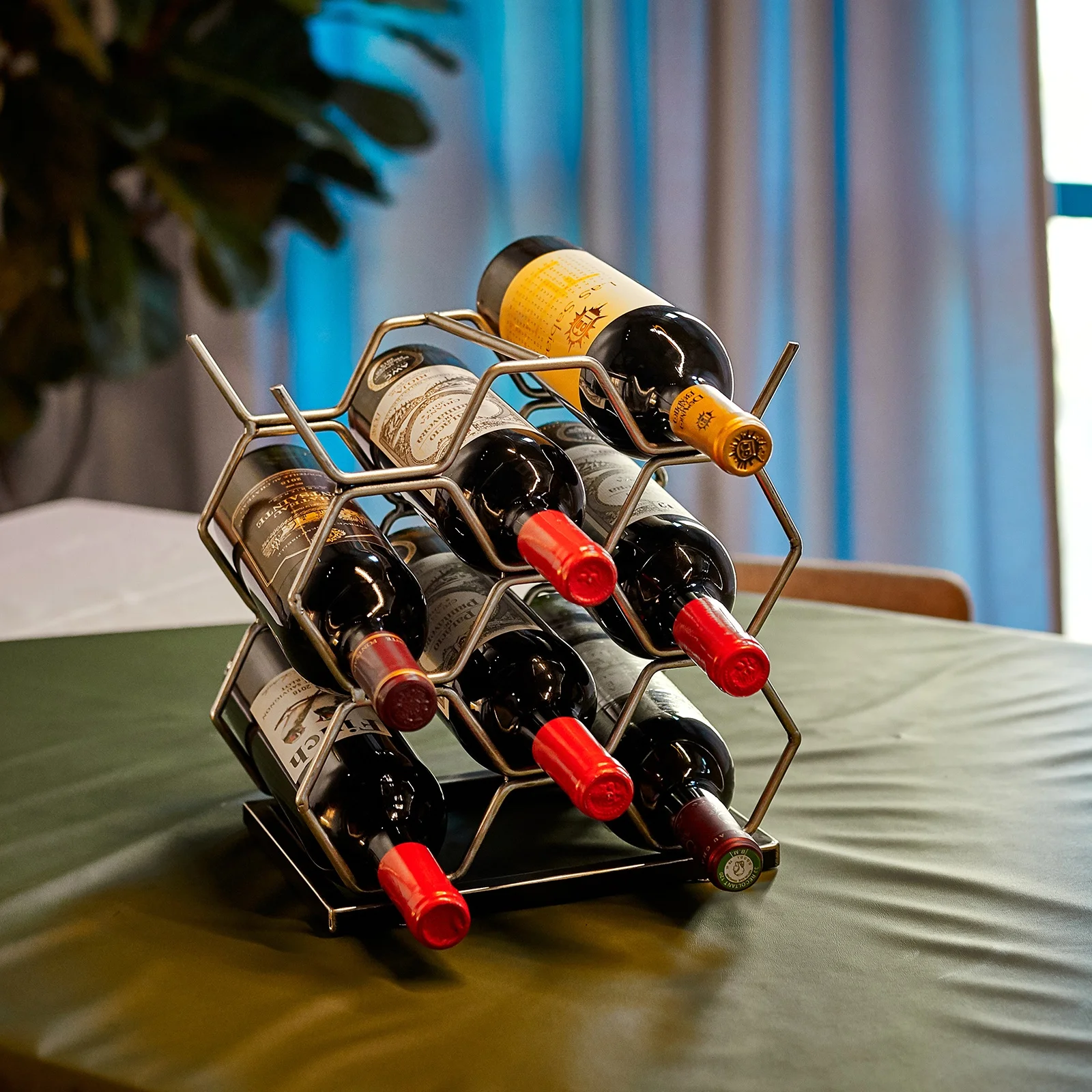 Contemporary Modern Metal Wine Rack 8 Bottles Wine Bottle Holder for Wine Storage