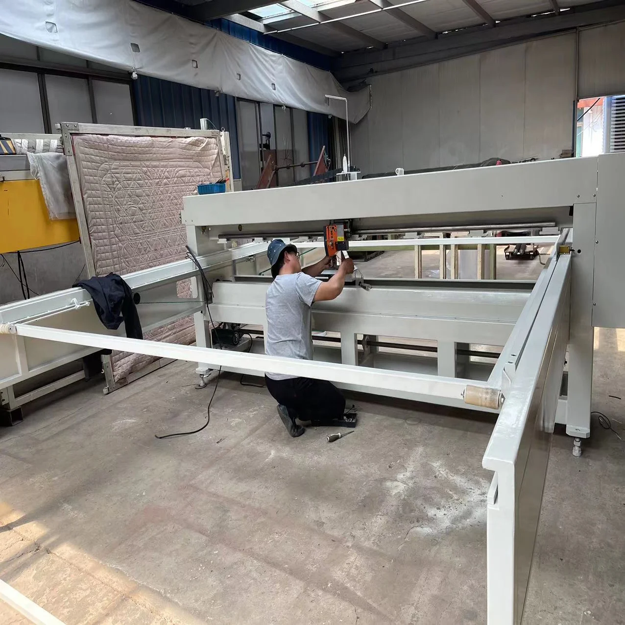 Automatic high-speed single needle quilting machine