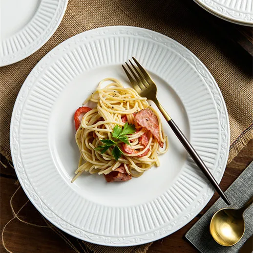 Romantic White Embossed Lace Design Luncheon Serving Italian Ceramic Plate For Wedding Party Porcelain Steak Dinner Plate