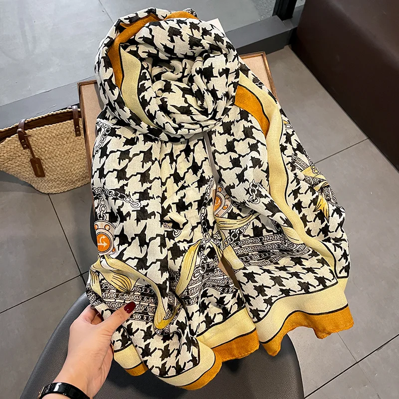 Manufacturer newest fashion chain pattern head scarf shawl for women classic black and white houndstooth printed viscose scarves