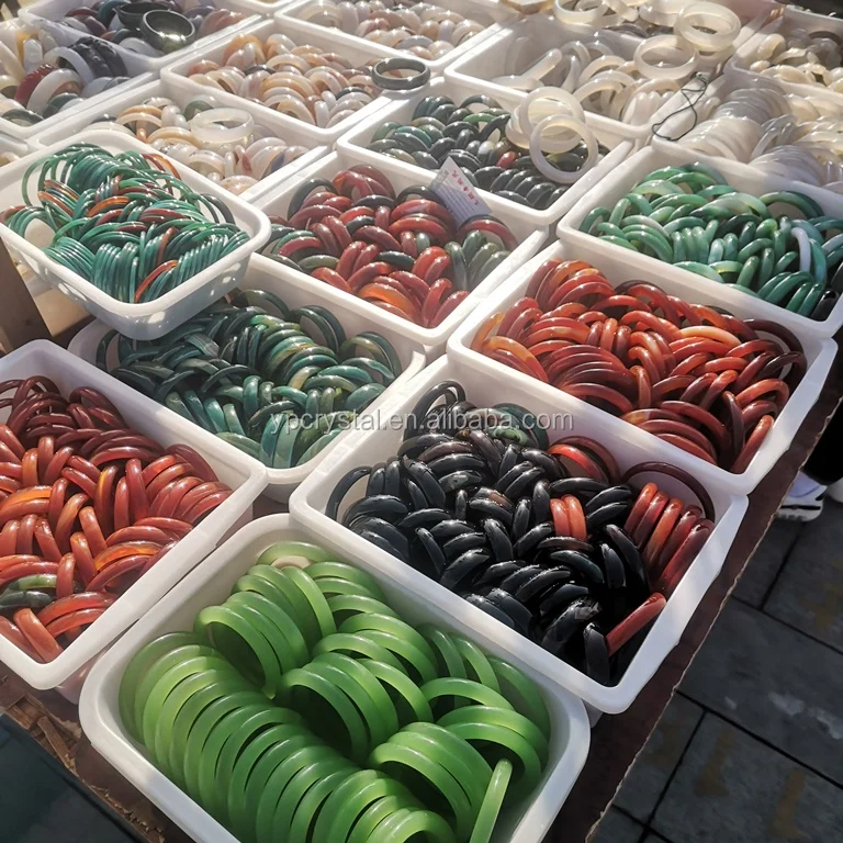 Factory direct selling Natural Jade Onyx Chalcedony Pendant Female Ring Crystal Ring