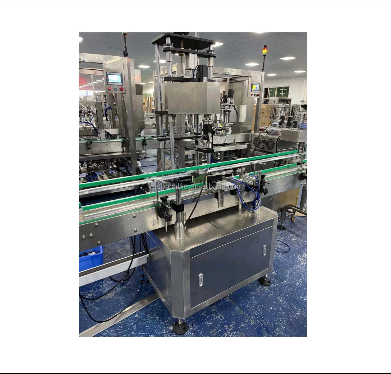 Fully automatic manipulator plug and press machine for corks  and stopper with vibration plate