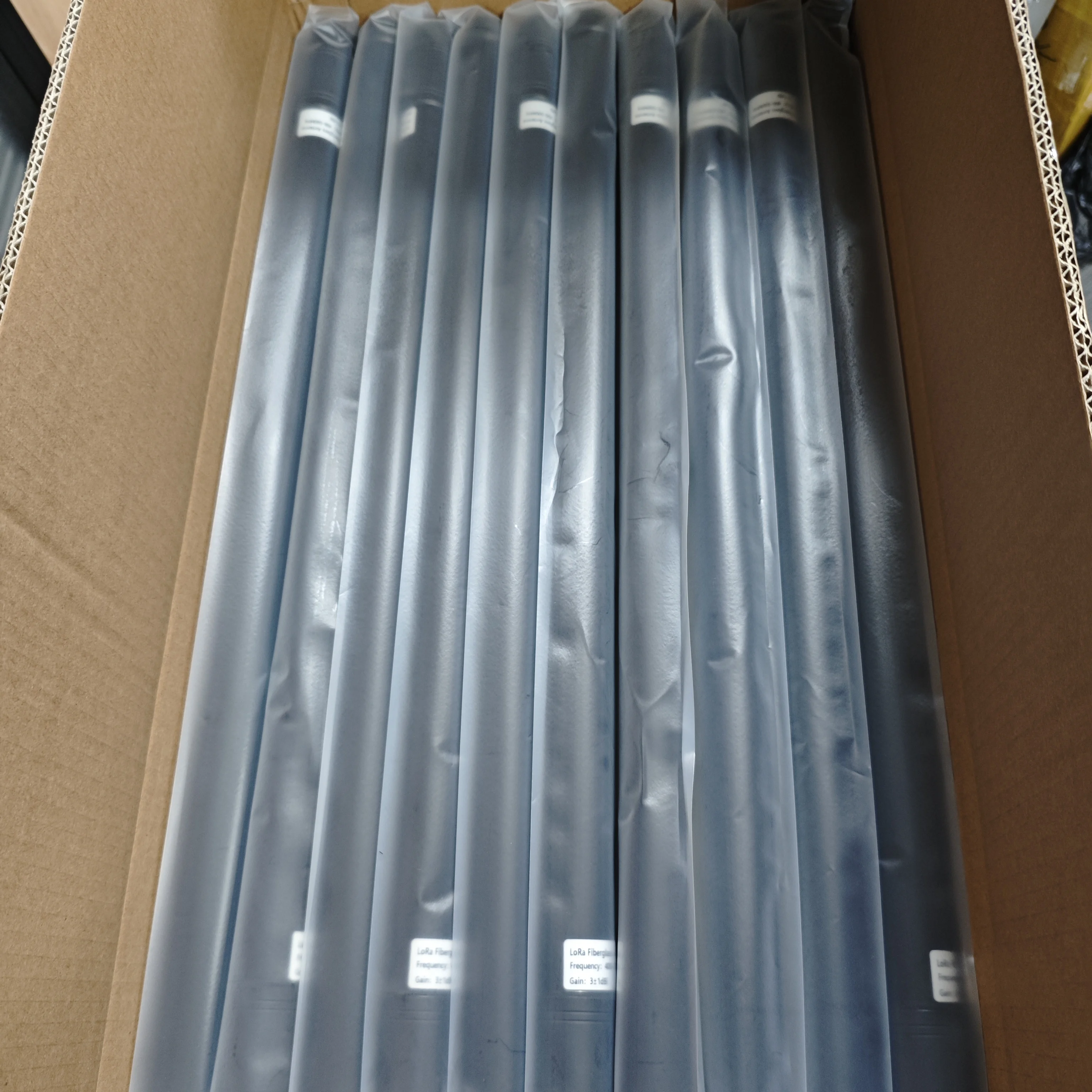 Customizable frequency Omnidirectional fiberglass antenna 900MHz 1.2GHz 2.4GHz 5.2GHz 5.8GHz Outdoor waterproof