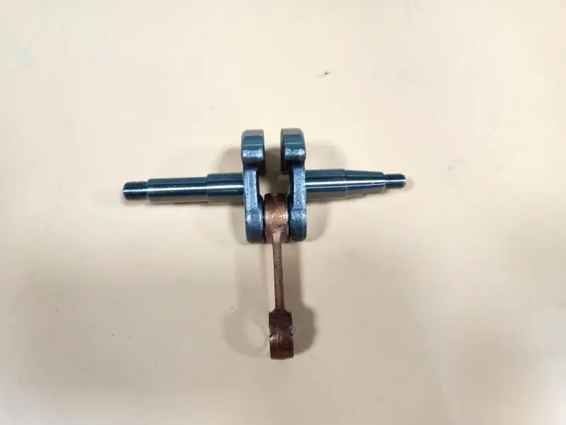 UM High Quality CS5200 Crankshaft Chainsaw Crankshaft Engine Parts Crankshafts