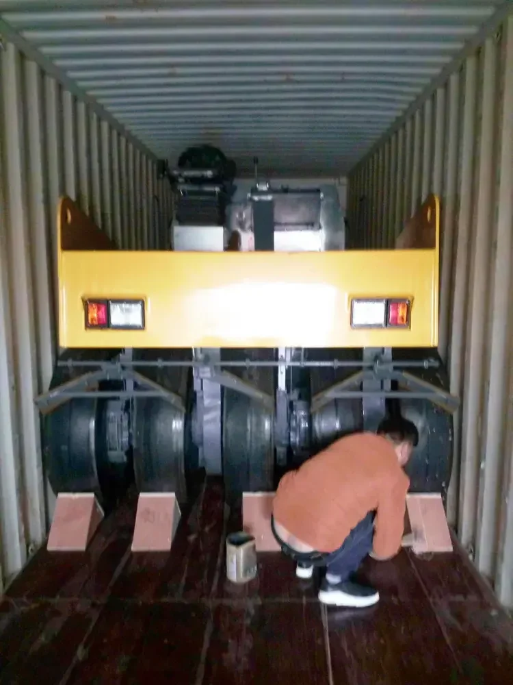 Popular Market 30ton Pneumatic Tire Road Roller Lutong Ltp2030 with 3800mm Wheel Base with Lowest Price
