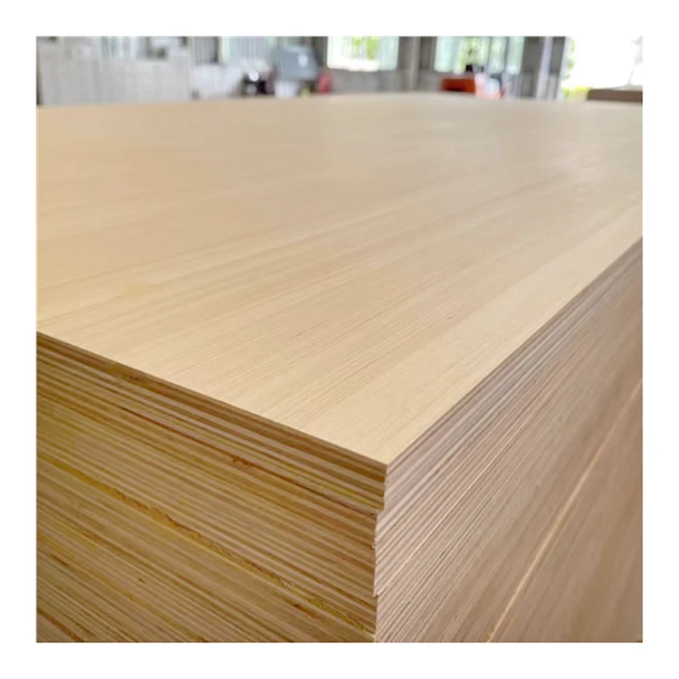 Китайская фабрика производит все виды фанеры Okoume из твердой древесины 3 мм-25 мм в Южную