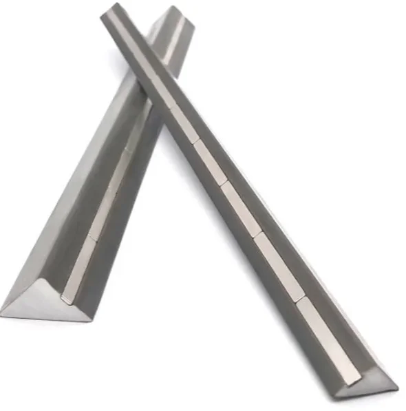 Magnetic triangle steel