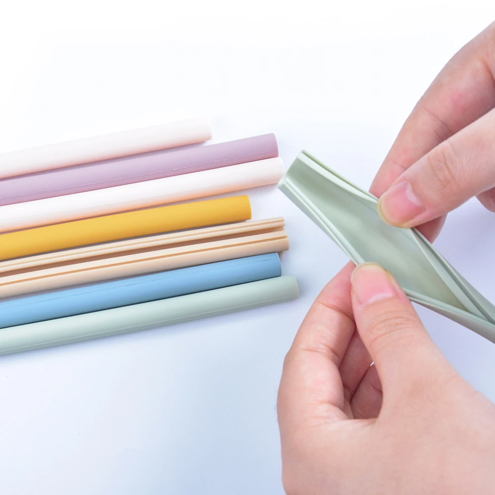 Amazon HOT Sales Custom Colors Portable Food Grade Reusable Silicone Eco Friendly Drink Straw For Drinking Silicone Straws