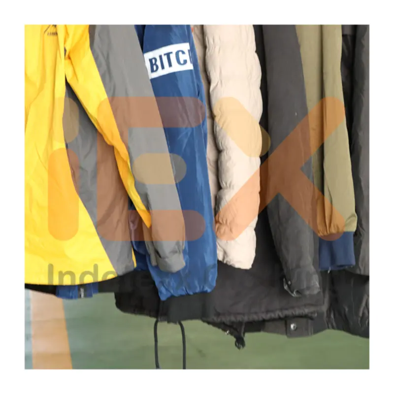 Bundle Of Clothes Baler Machine For Used Clothing Fr Bales 45kg In Uganda