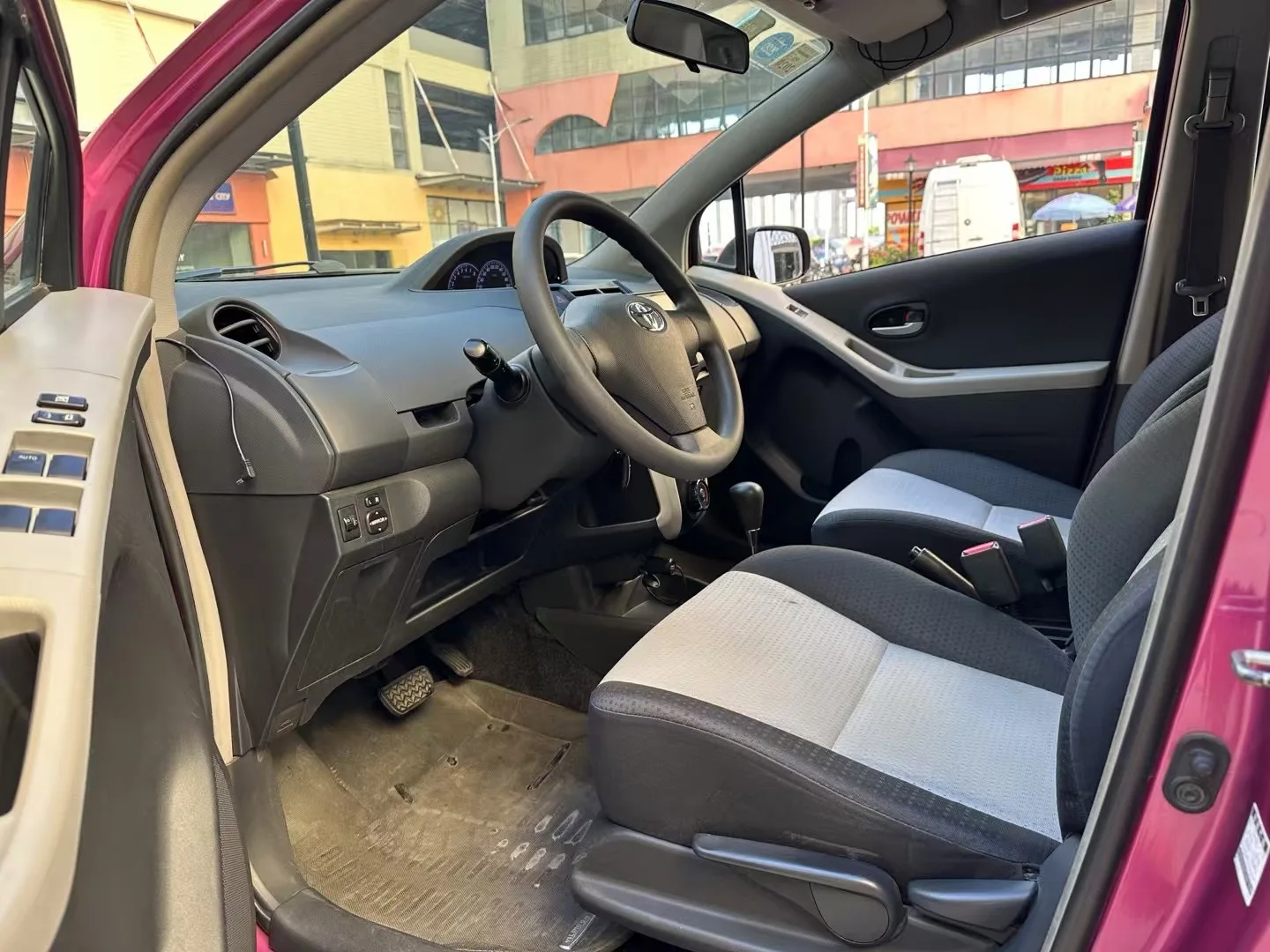 Wholesale Cheap 2013 Model Toyota Yari-s Used Car Toyota 1.6 L Vehicle taxi driving school online Second hand cars