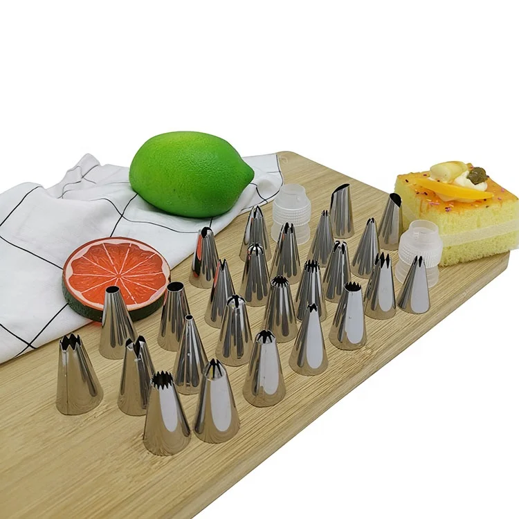 Best selling high quality piping tips cake decorating nozzle Icing nozzles bakes flower nozzles cake decorating tips