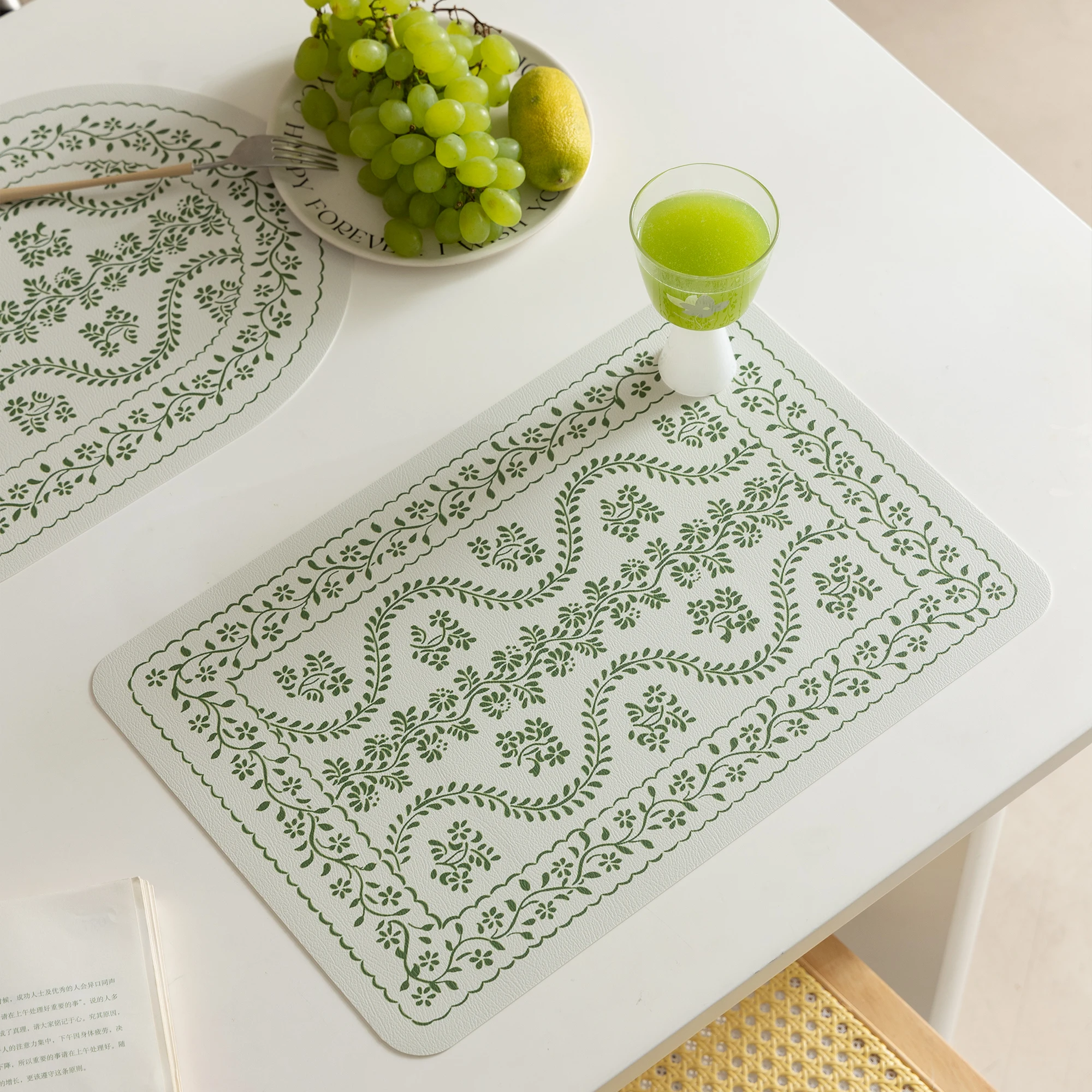 Low MOQ Modern Printed Floral Pattern PVC Placemat Waterproof Anti-scratch Home Decoration Tablemat