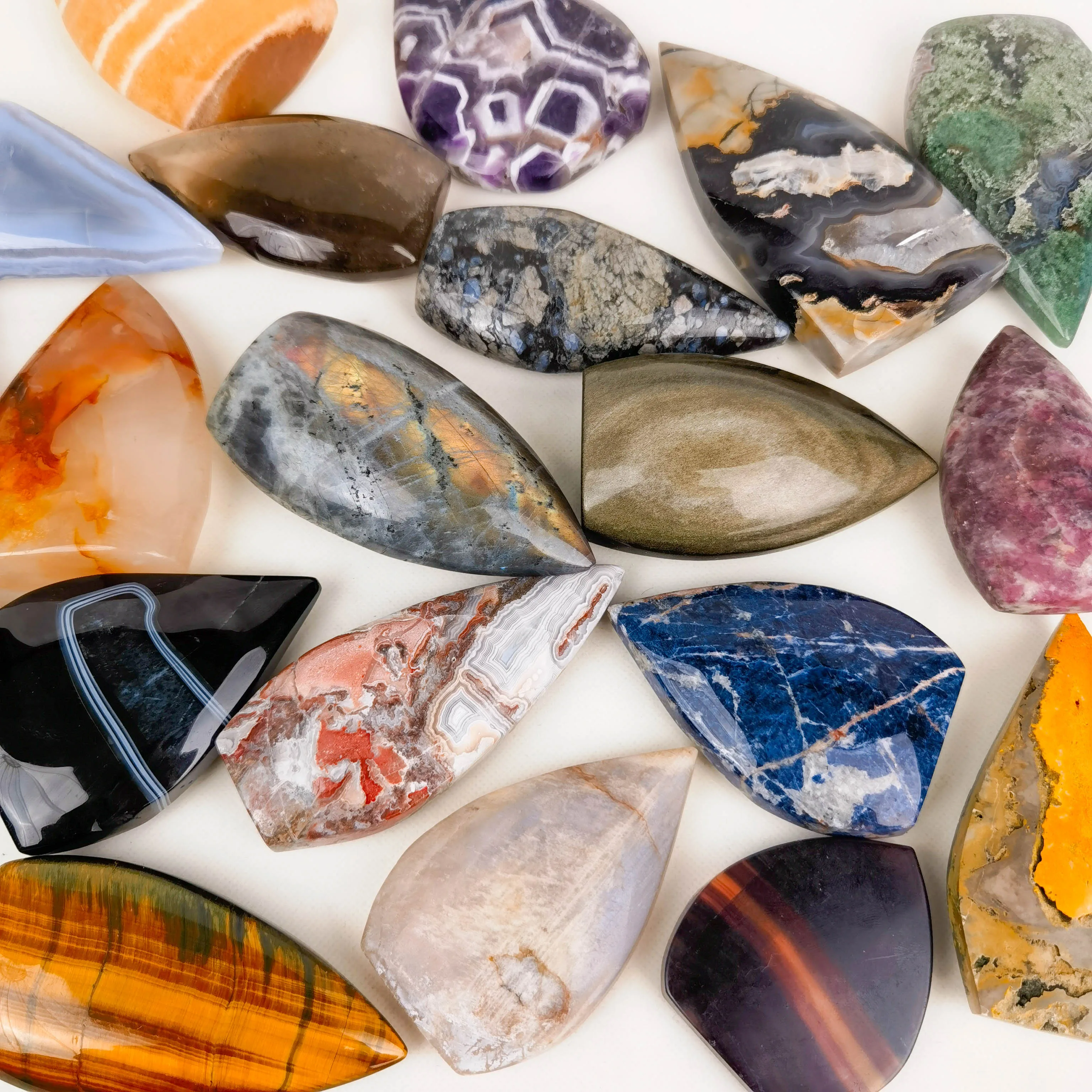 Заводская распродажа натуральный лечебный камень Хрустальный драгоценный украшение в свободной форме для украшения подарок