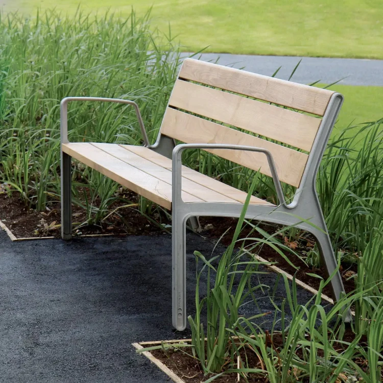 Popular Design Outdoor Street Public Park Wooden Bench Chair 3 Seater Long Leisure Wood Garden Bench With Cast Aluminum Legs