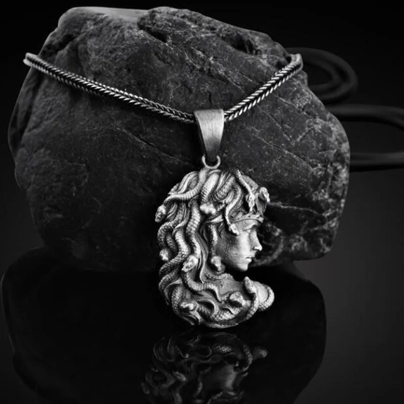 Blues OEM wholesale hip-hop medusa pendant necklace The Greek Myth Of The Snake Hair medusa  jewelry for men women gift